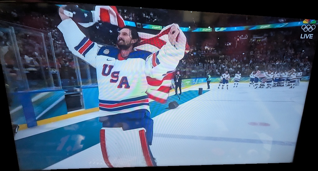 This image has an empty alt attribute; its file name is usgoaliewalkstheice02226at1208pmest.jpg